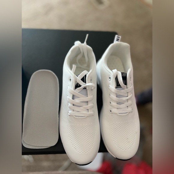 Shoes - White Breathable Arch Support Sneakers